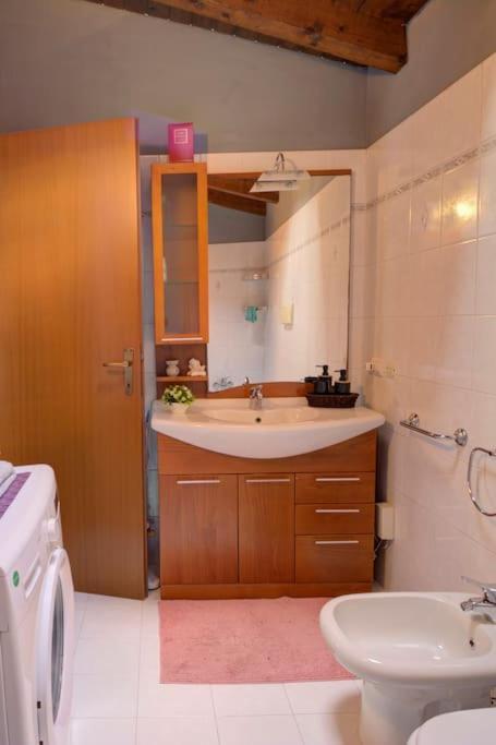 Ferienwohnung Casa Vacanza Angolo Della Corte Como Exterior foto
